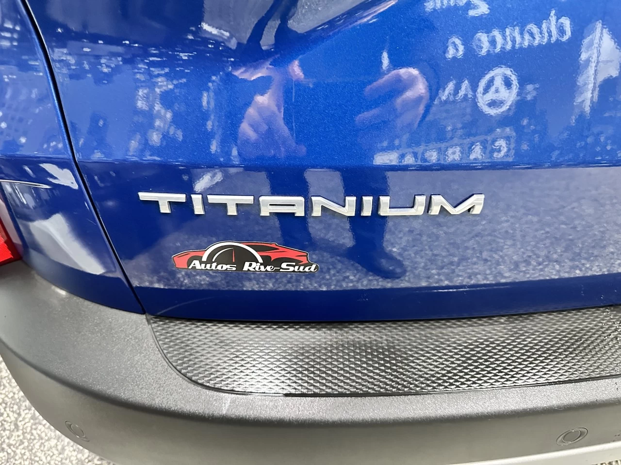 2022 Ford Escape Titanium Hybrid AWD Main Image