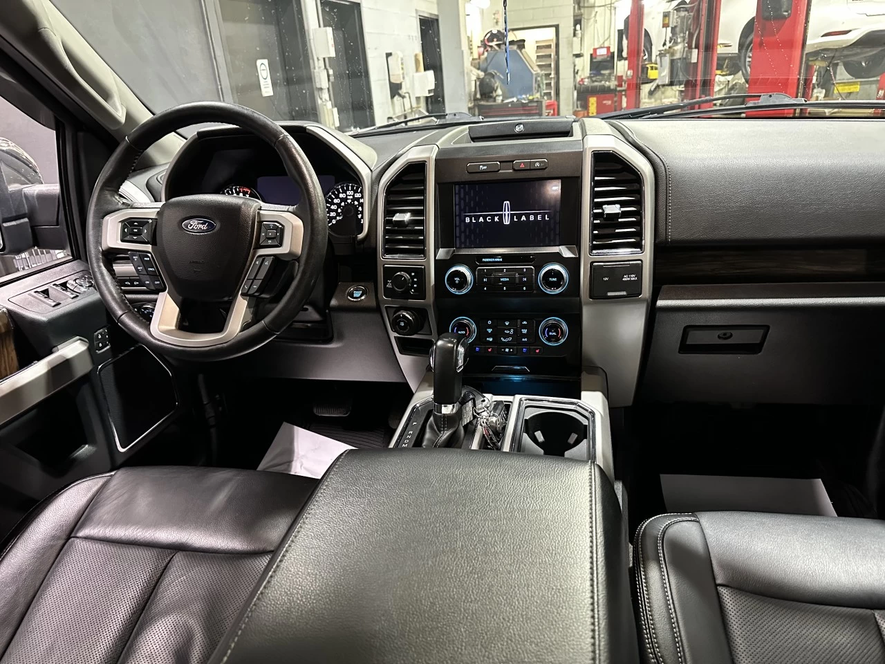2019 Ford F-150 LARIAT 4X4 CREW FULL CUIR NAV Main Image