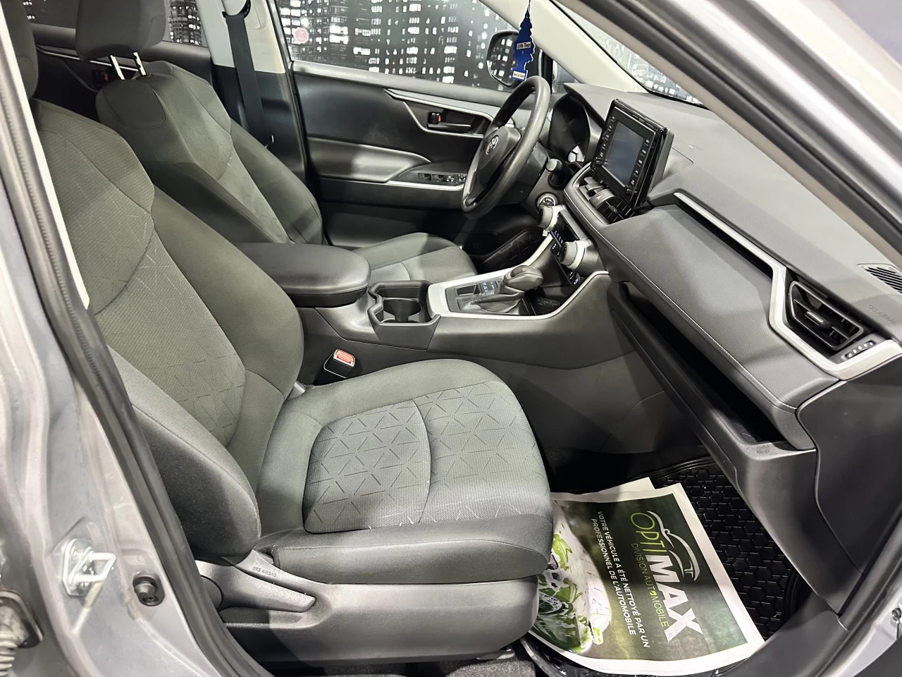 2021 Toyota RAV4 LE AWD Main Image
