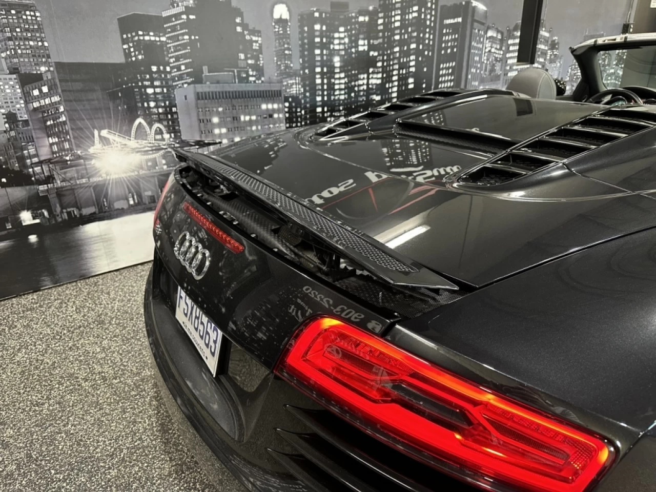 2014 Audi R8 Spyder DÉCAPOTABLE QUATTRO IMPECCABLE SEULEMENT 35 900KM Image principale