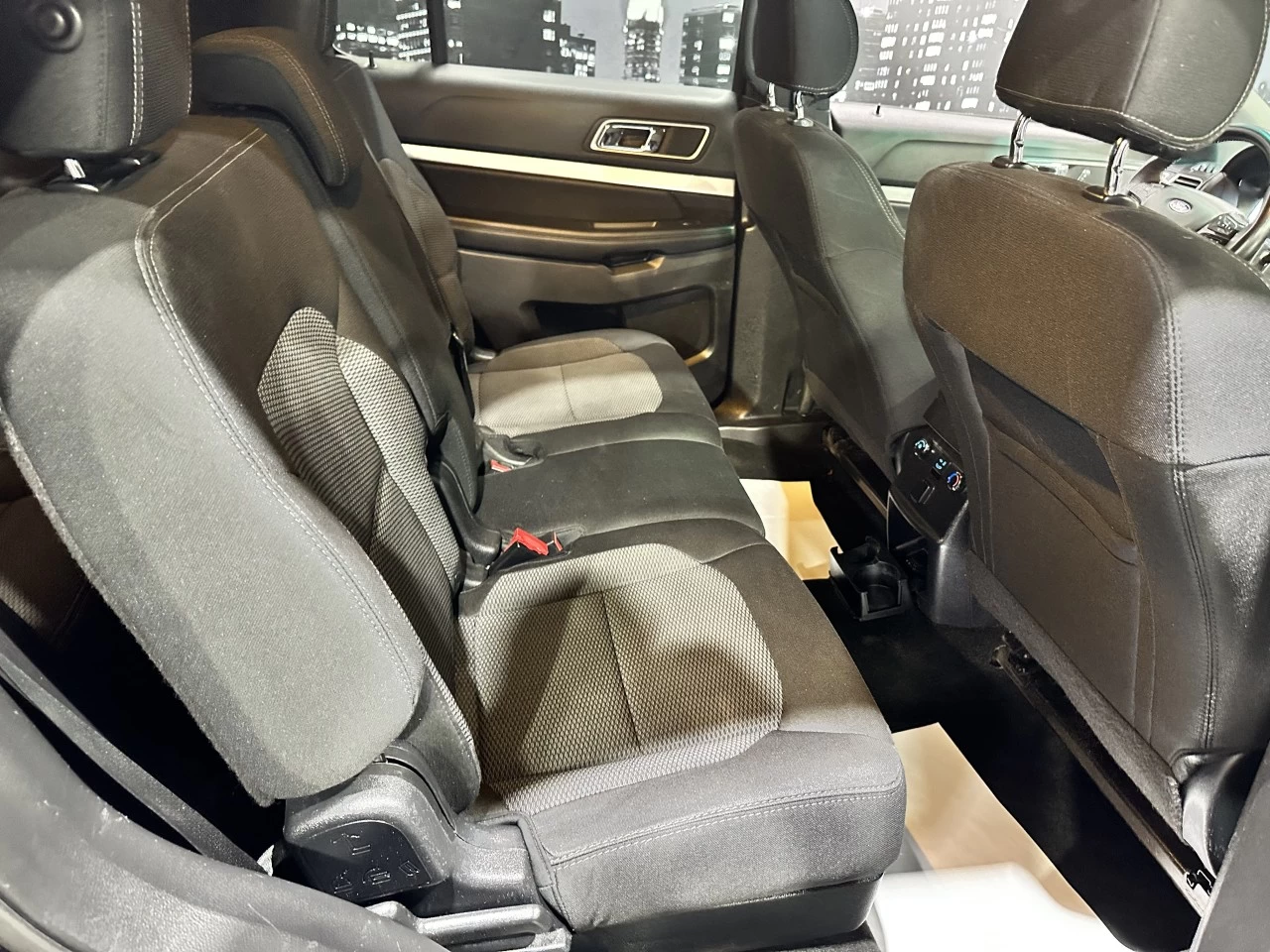 2017 Ford Explorer XLT AWD Main Image