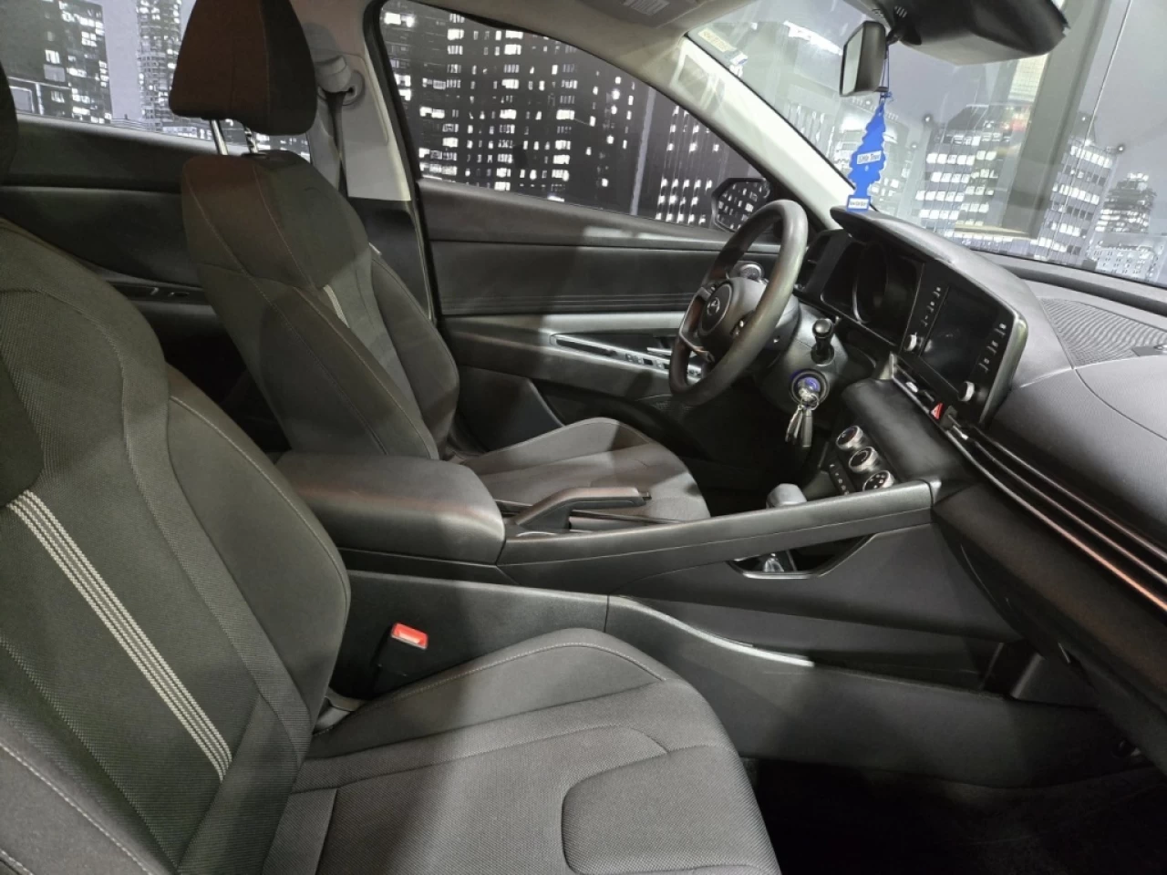 2023 Hyundai Elantra Essential IVT Main Image
