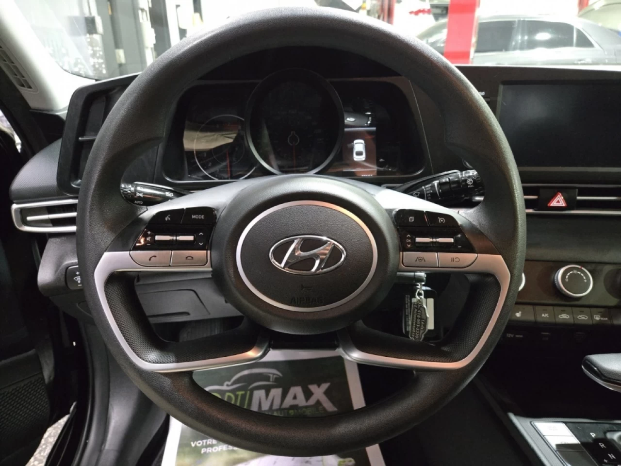 2023 Hyundai Elantra Essential IVT Main Image