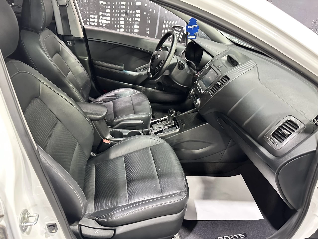 2017 Kia Forte5 EX CUIR TOIT Image principale