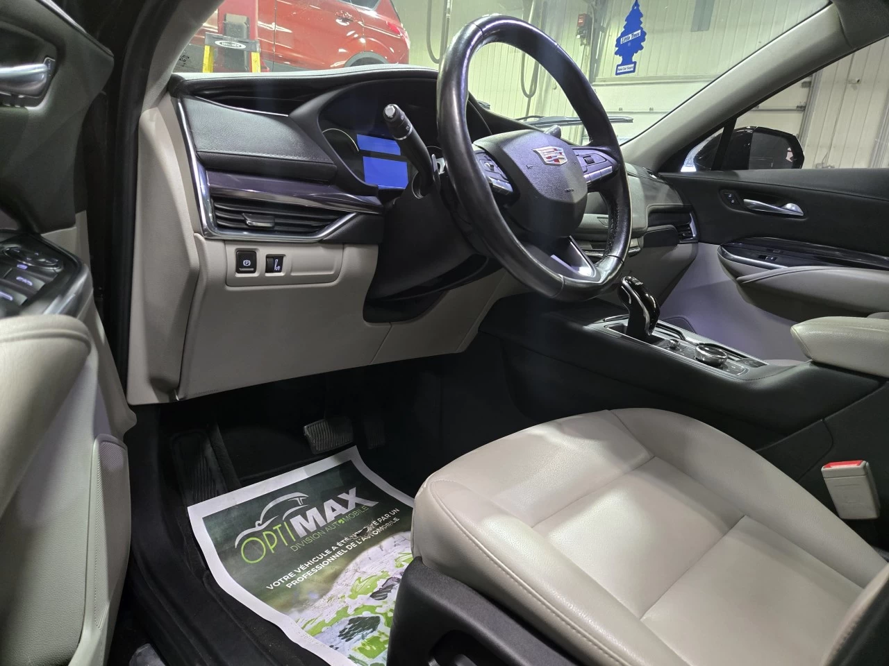 2021 Cadillac XT4 AWD Luxury Image principale