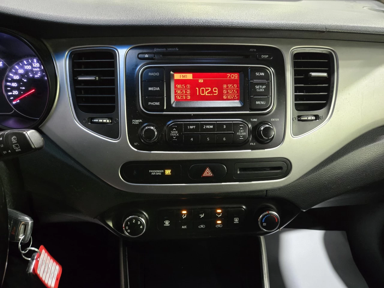 2017 Kia Rondo LX Main Image