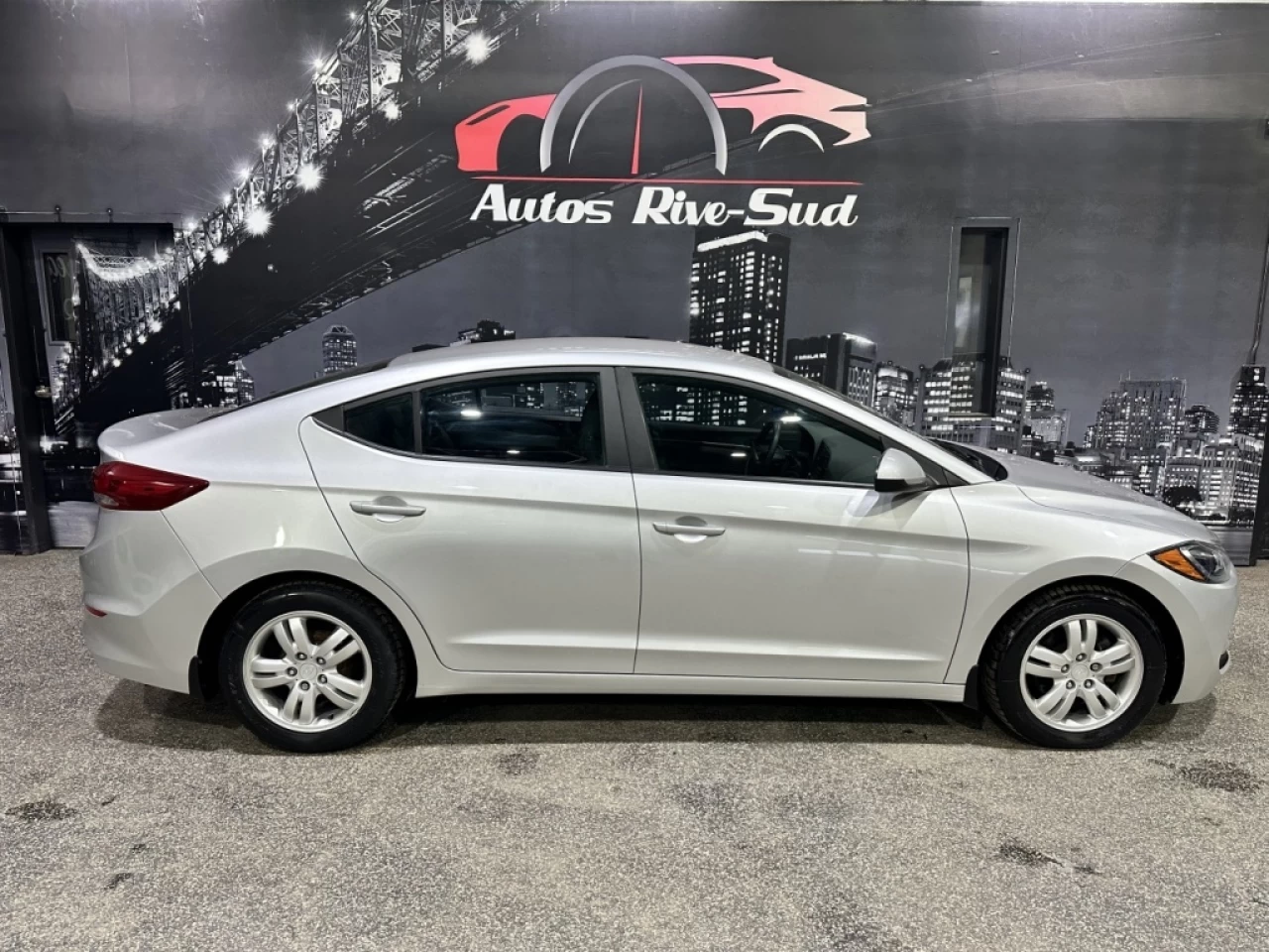 2018 Hyundai Elantra LE AUTOMATIQUE A/C BANC CHAUFF. Image principale