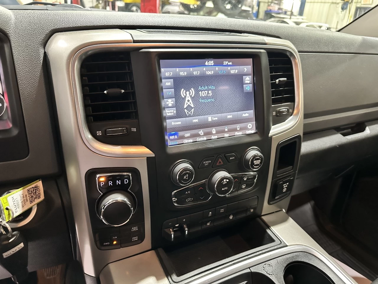 2018 Ram 1500 SLT ECODIESEL CUIR Image principale