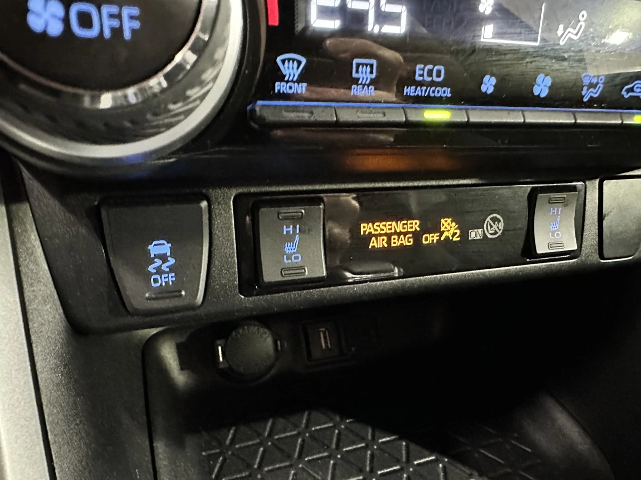 2022 Toyota RAV4 Hybrid SE TOIT BAS KILO WOW Main Image