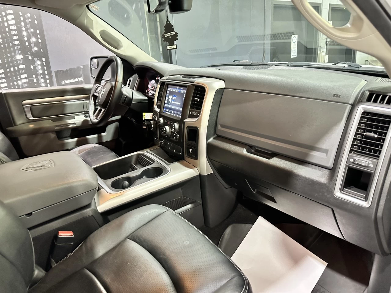 2018 Ram 1500 SLT ECODIESEL CUIR Image principale