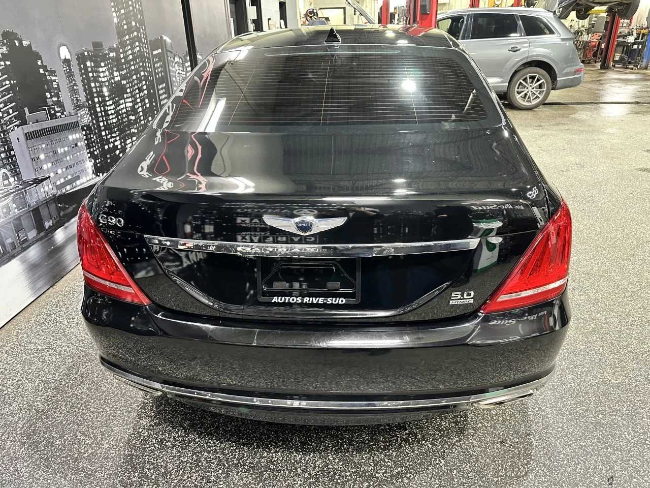 2017 Genesis G90 Ultimate 5.0L Image principale