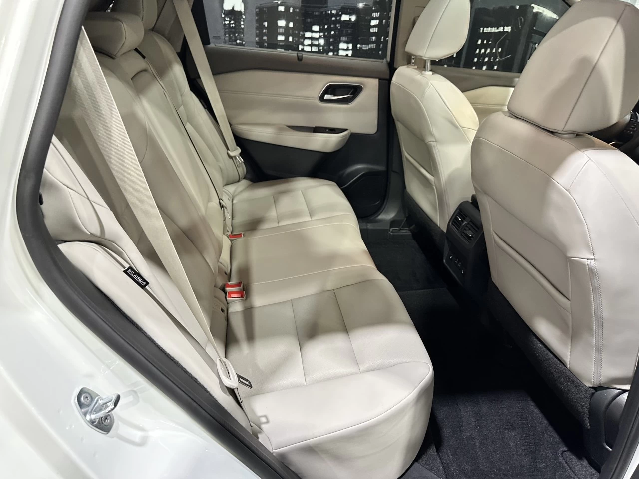 2021 Nissan Rogue SV PREMIUM AWD Image principale