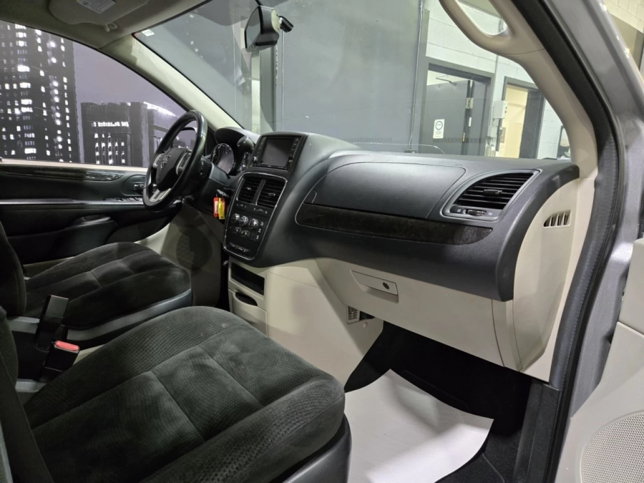 2015 Dodge Grand Caravan 4dr Wgn SXT Image principale
