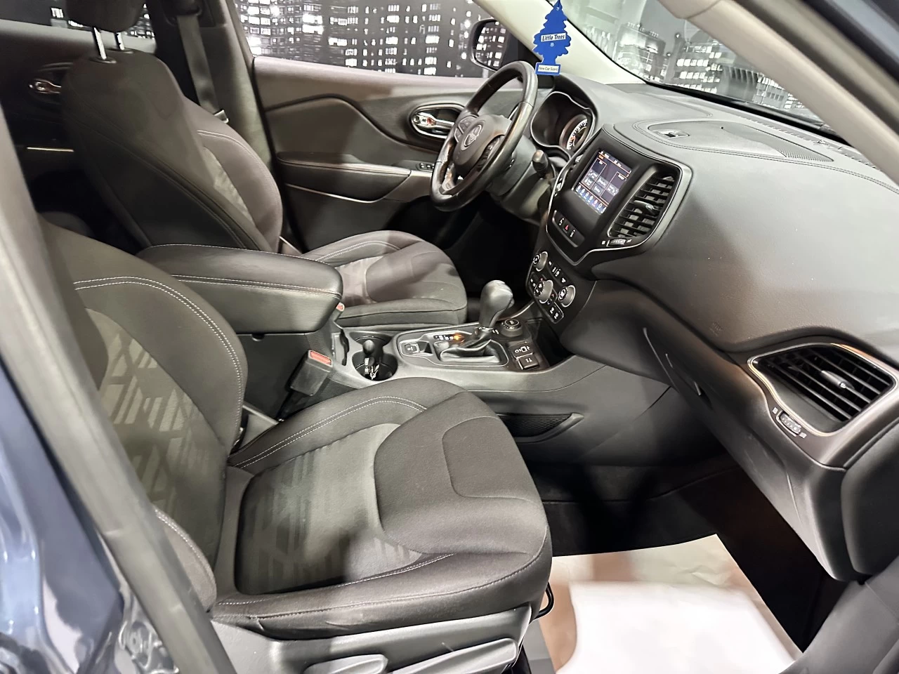 2021 Jeep Cherokee North 4X4 Main Image