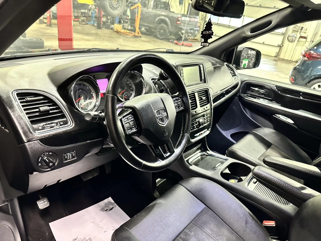 2020 Dodge Grand Caravan Premium Plus STOW N GO *DVD* Image principale