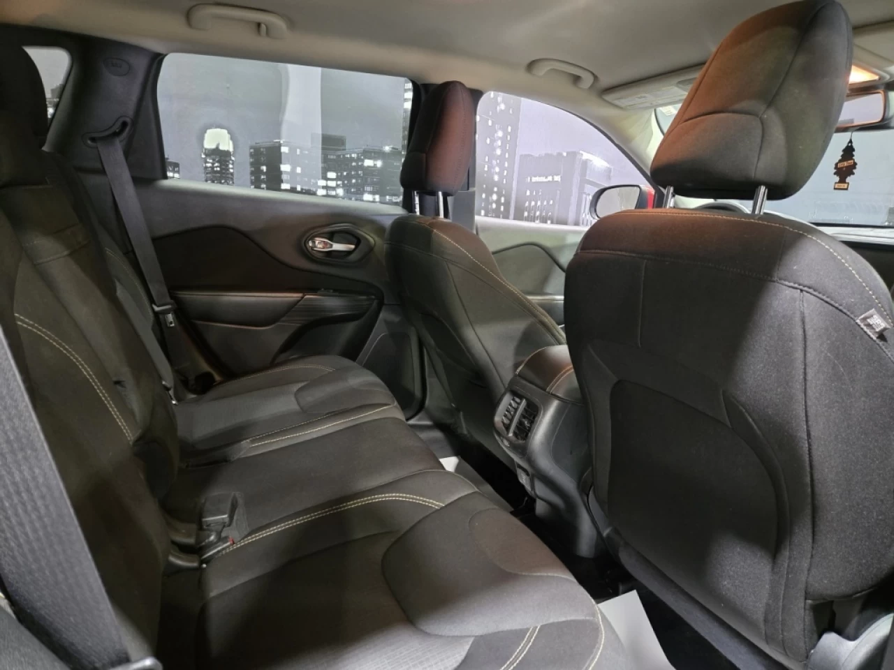 2016 Jeep Cherokee North V6 4X4 BAS KILO Image principale
