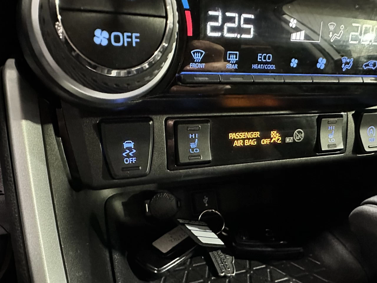 2022 Toyota RAV4 XLE AWD TOIT BAS KILO Main Image
