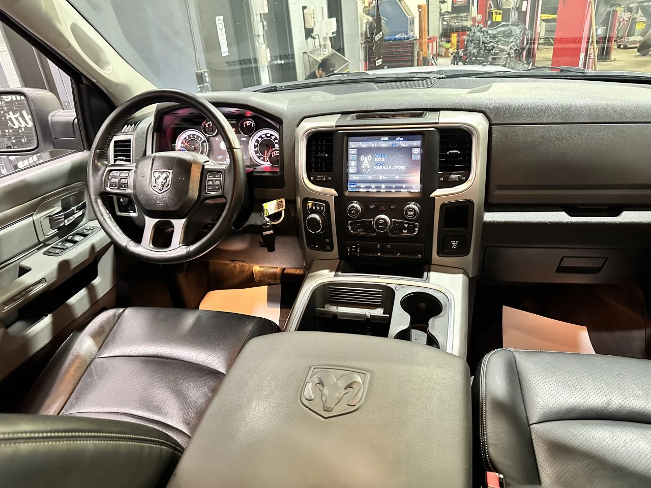 2018 Ram 1500 SLT ECODIESEL CUIR Image principale