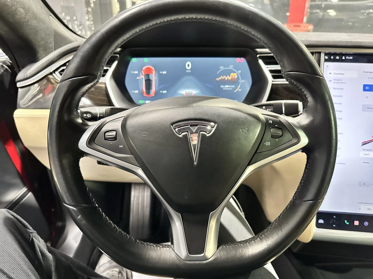 2016 Tesla S 70D AWD BAS KILO Image principale