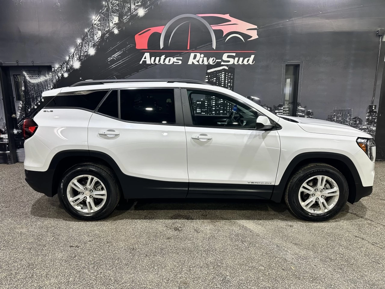 2023 GMC Terrain SLE AWD IMPECCABLE BAS KILO Main Image
