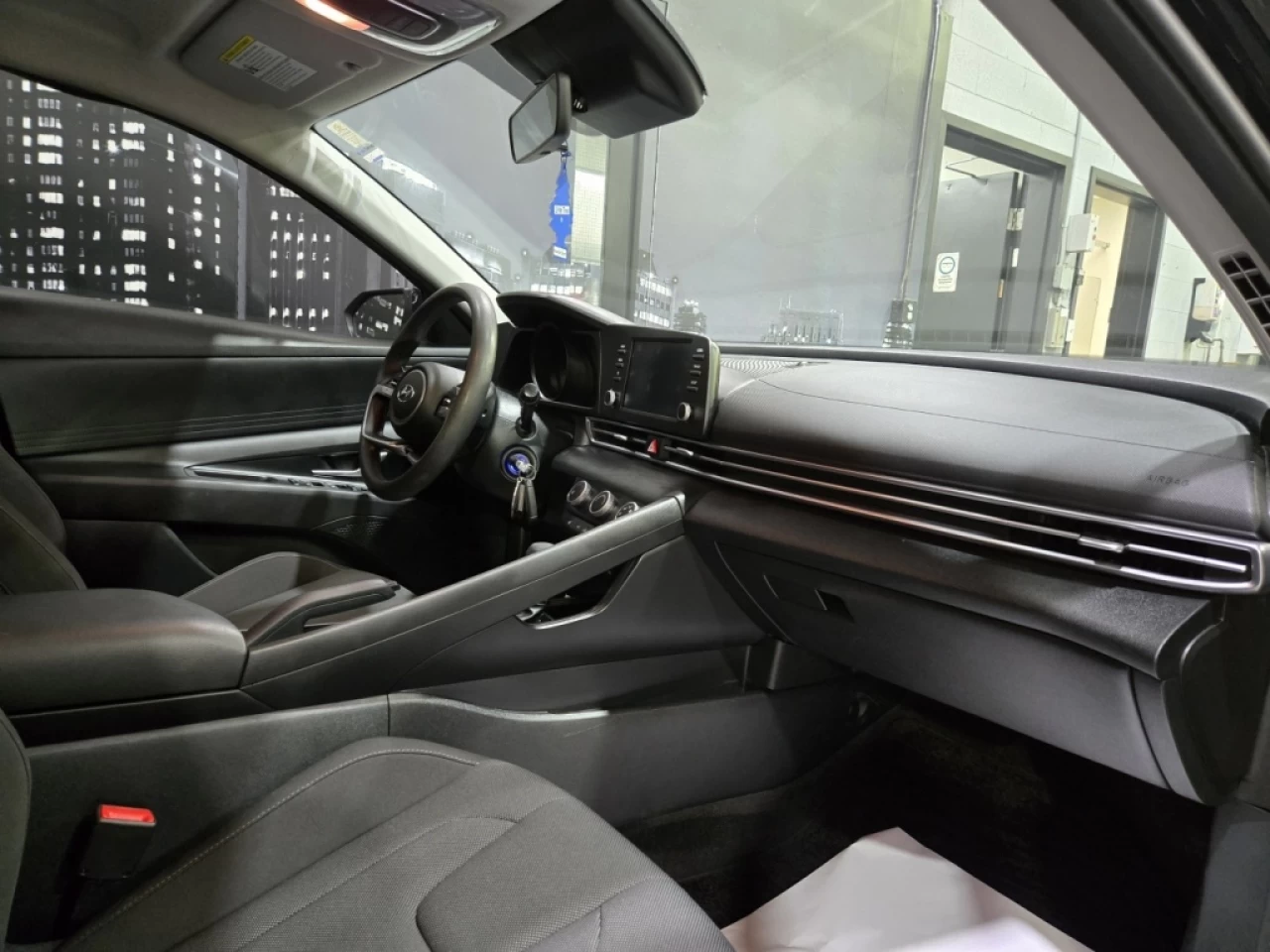 2023 Hyundai Elantra Essential IVT Main Image