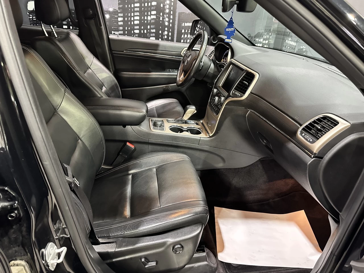 2017 Jeep Grand Cherokee LIMITED 4X4 CUIR VOLANT CHAUFF. Main Image