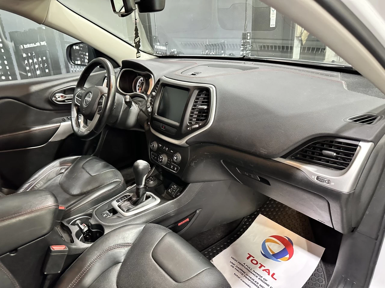 2018 Jeep Cherokee Trailhawk 4X4 Main Image