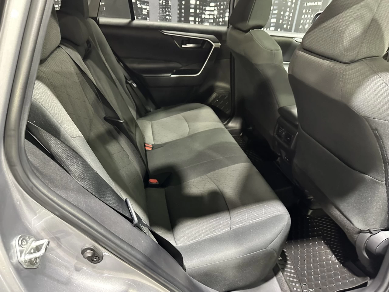 2022 Toyota RAV4 XLE AWD TOIT BAS KILO Main Image