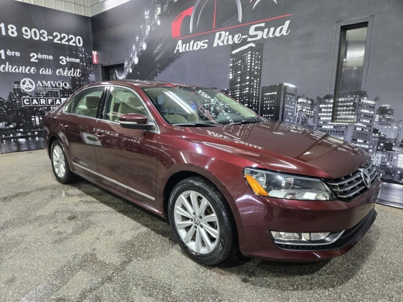 2014 Volkswagen Passat Highline CUIR TOIT BAS KILO Image principale