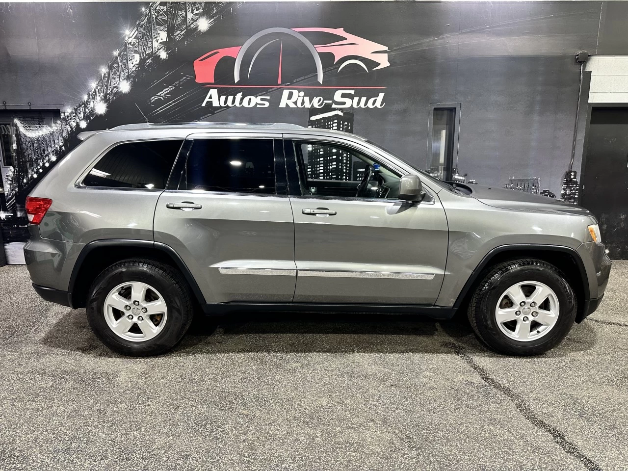2012 Jeep Grand Cherokee Laredo 4X4 Image principale
