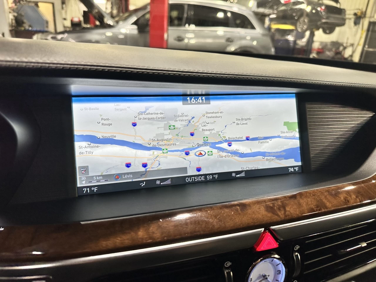 2017 Genesis G90 Ultimate 5.0L Image principale