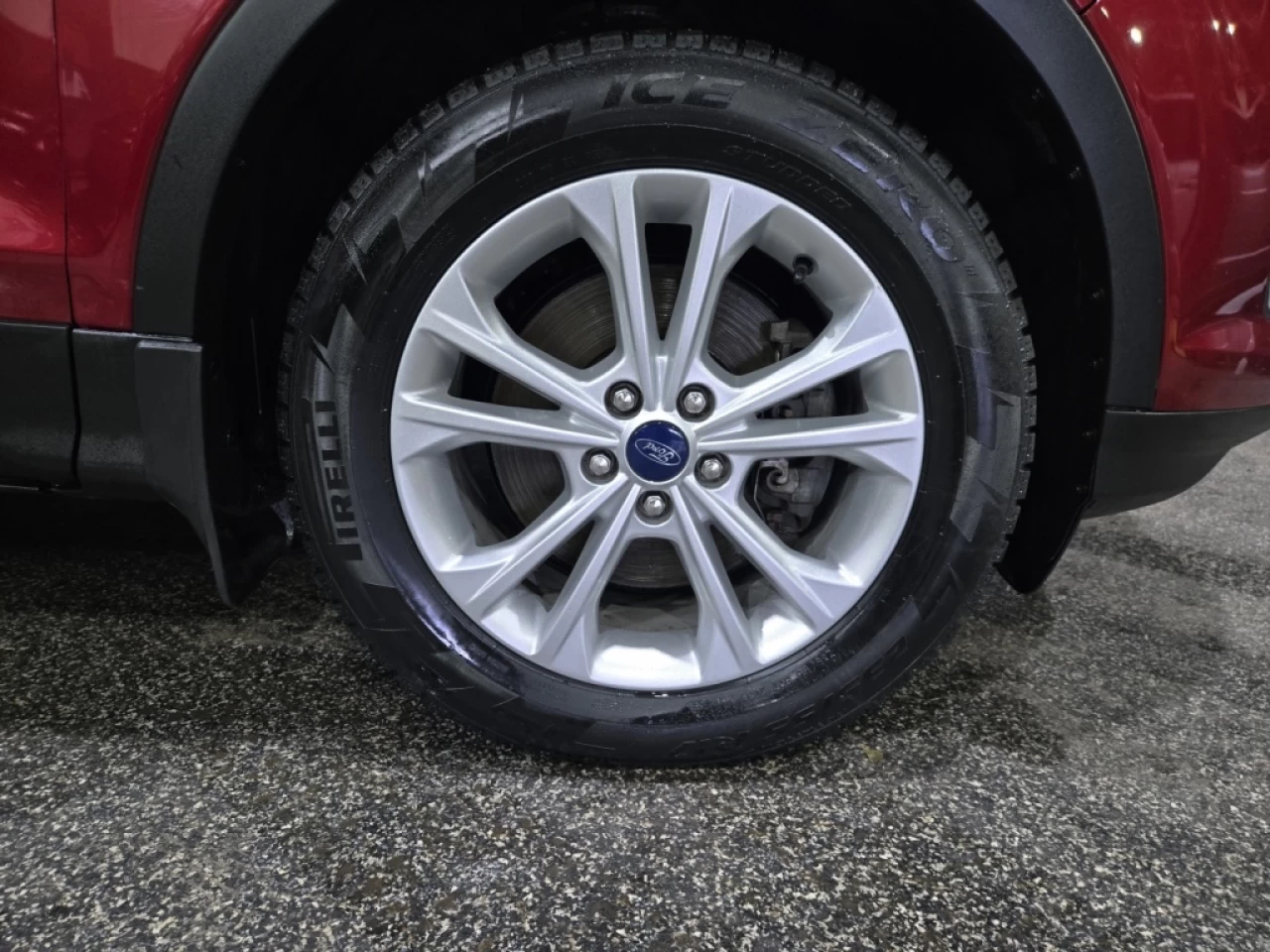 2018 Ford Escape SE 4WD Image principale