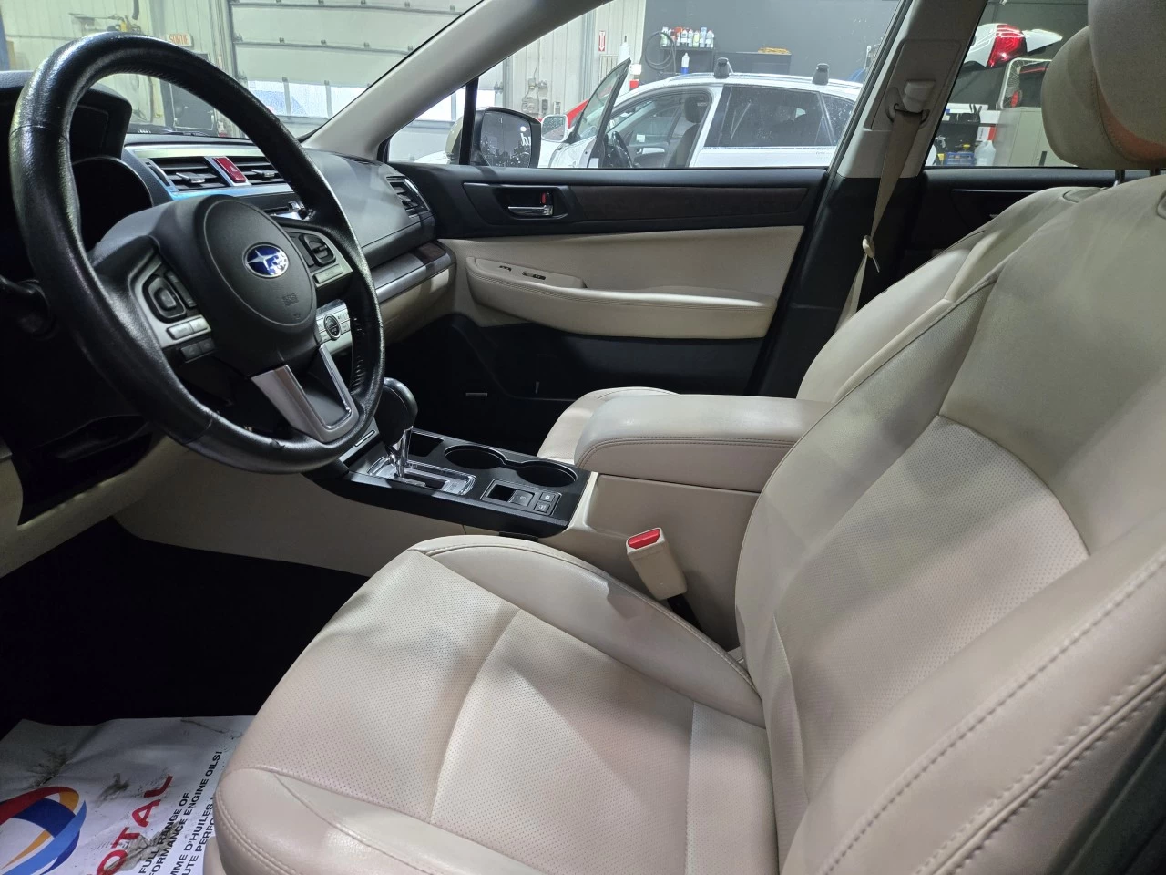 2017 Subaru Outback Limited TOIT CUIR Main Image