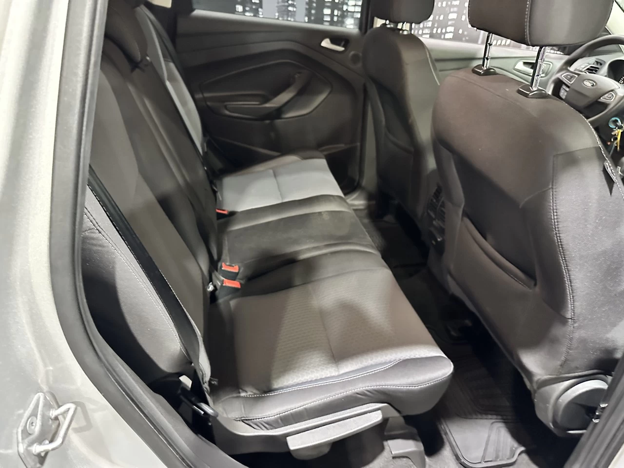 2017 Ford Escape SE AWD Main Image