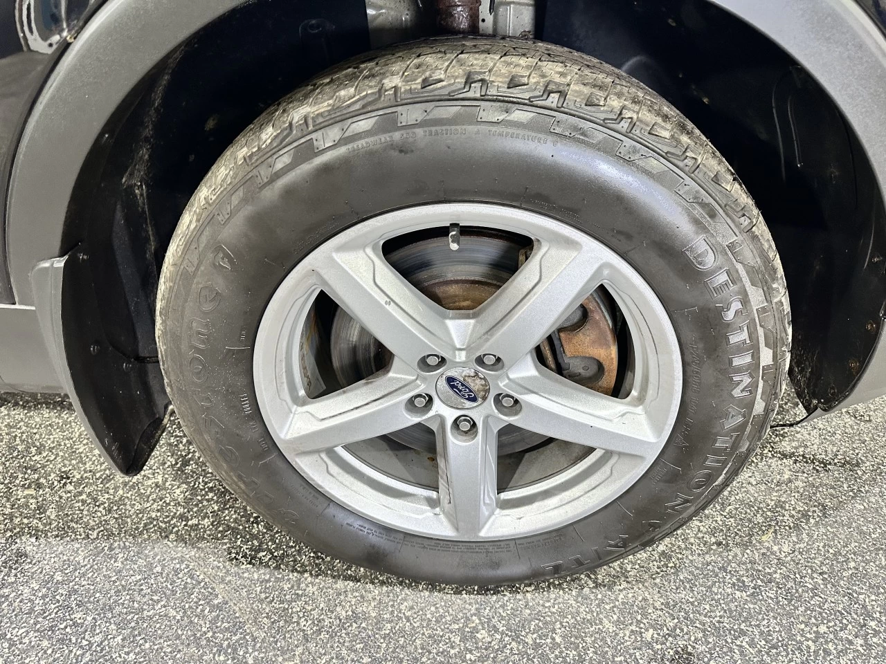 2017 Ford Explorer XLT AWD Main Image