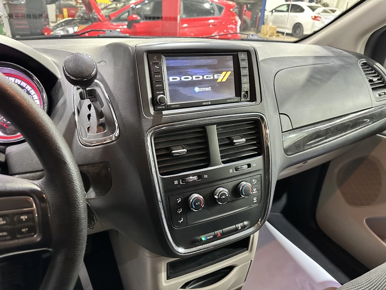 2020 Dodge Grand Caravan SXT STOW N GO CAMERA Main Image