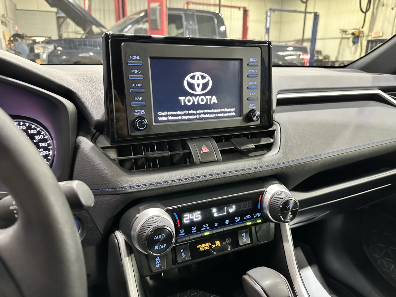 2022 Toyota RAV4 Hybrid SE TOIT BAS KILO WOW Main Image