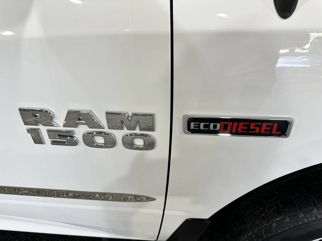 2018 Ram 1500 SLT ECODIESEL CUIR Image principale