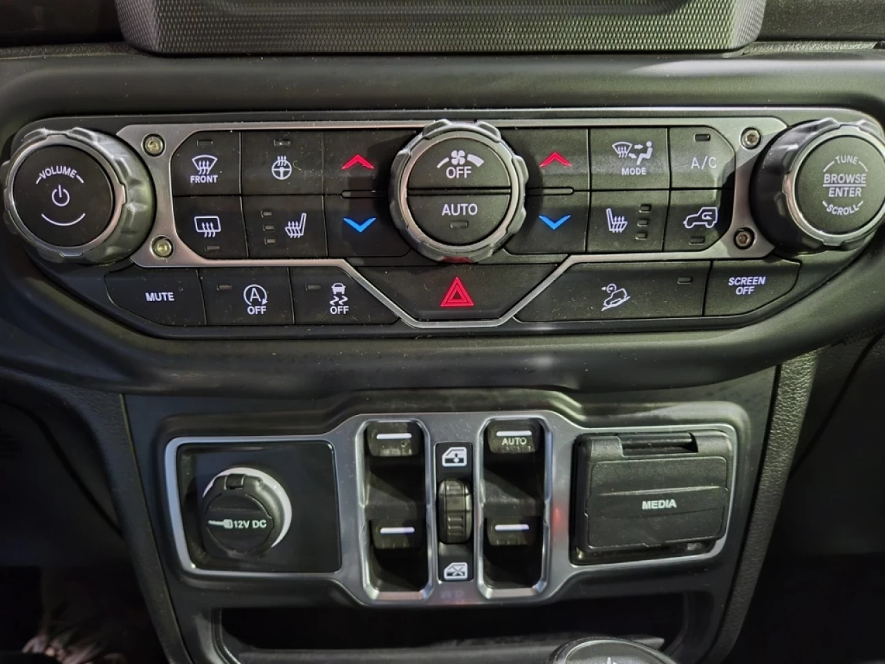 2019 Jeep WRANGLER UNLIMITED SPORT V6 4X4 AUTOMATIQUE Image principale