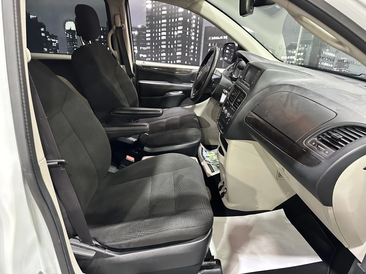 2020 Dodge Grand Caravan SXT STOW N GO CAMERA Main Image