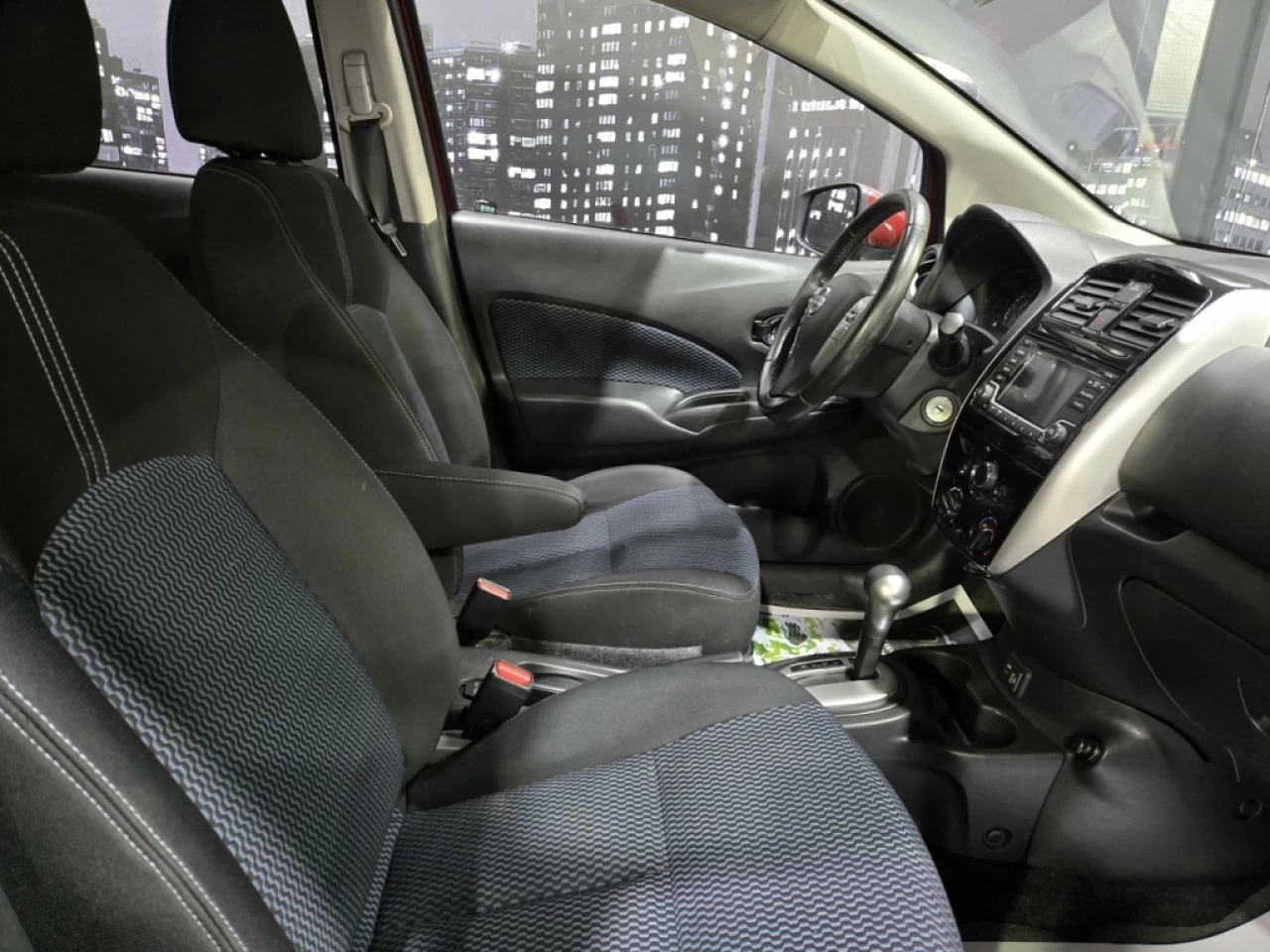 2018 Nissan Versa Note SV AUTOMATIQUE BAS KILO Image principale