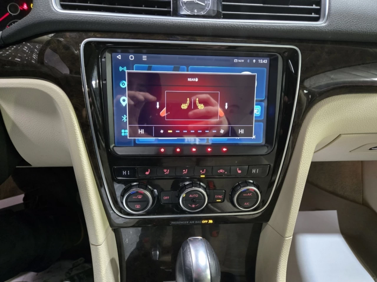 2014 Volkswagen Passat Highline CUIR TOIT BAS KILO Image principale