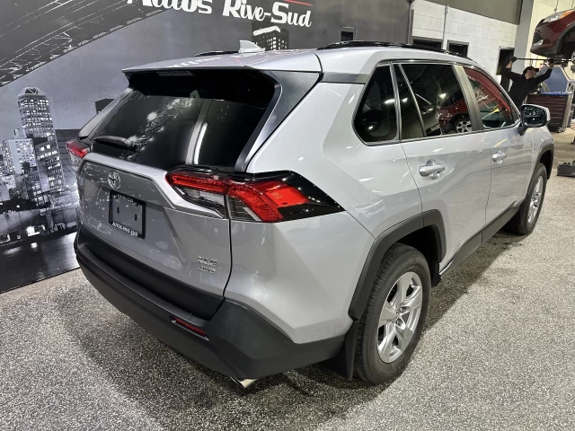 Toyota RAV4 XLE AWD TOIT BAS KILO 2022