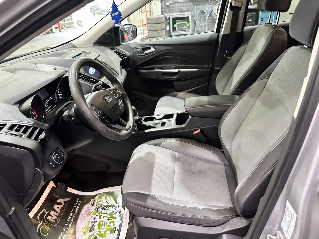 2017 Ford Escape SE AWD Main Image