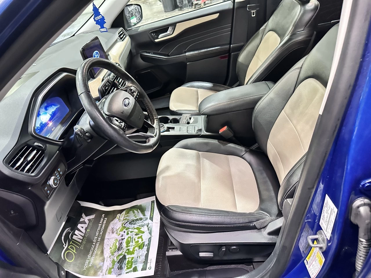 2022 Ford Escape Titanium Hybrid AWD Main Image