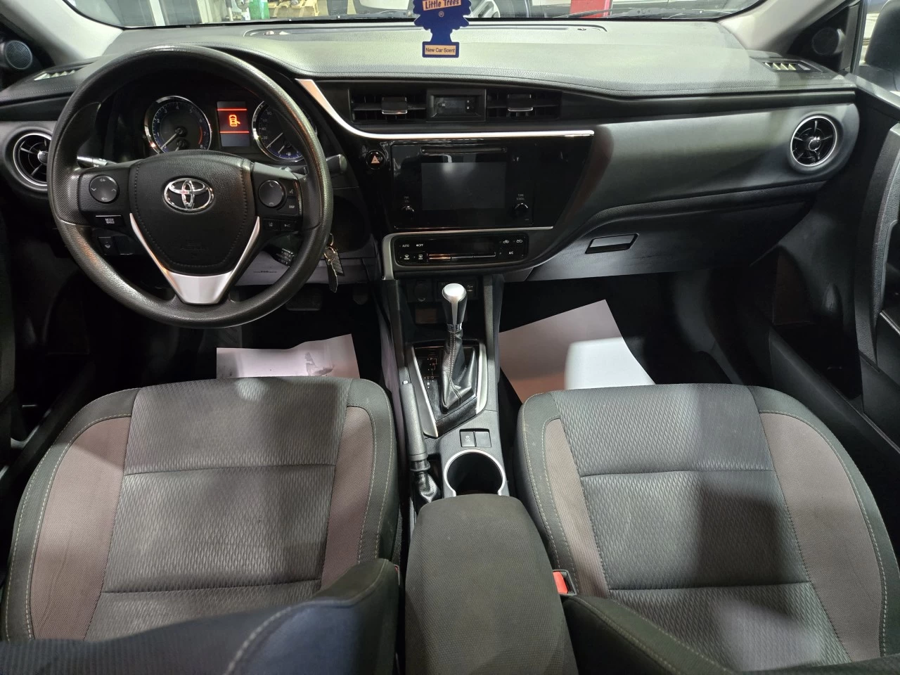 2018 Toyota Corolla LE AUTOMATIQUE A/C Image principale