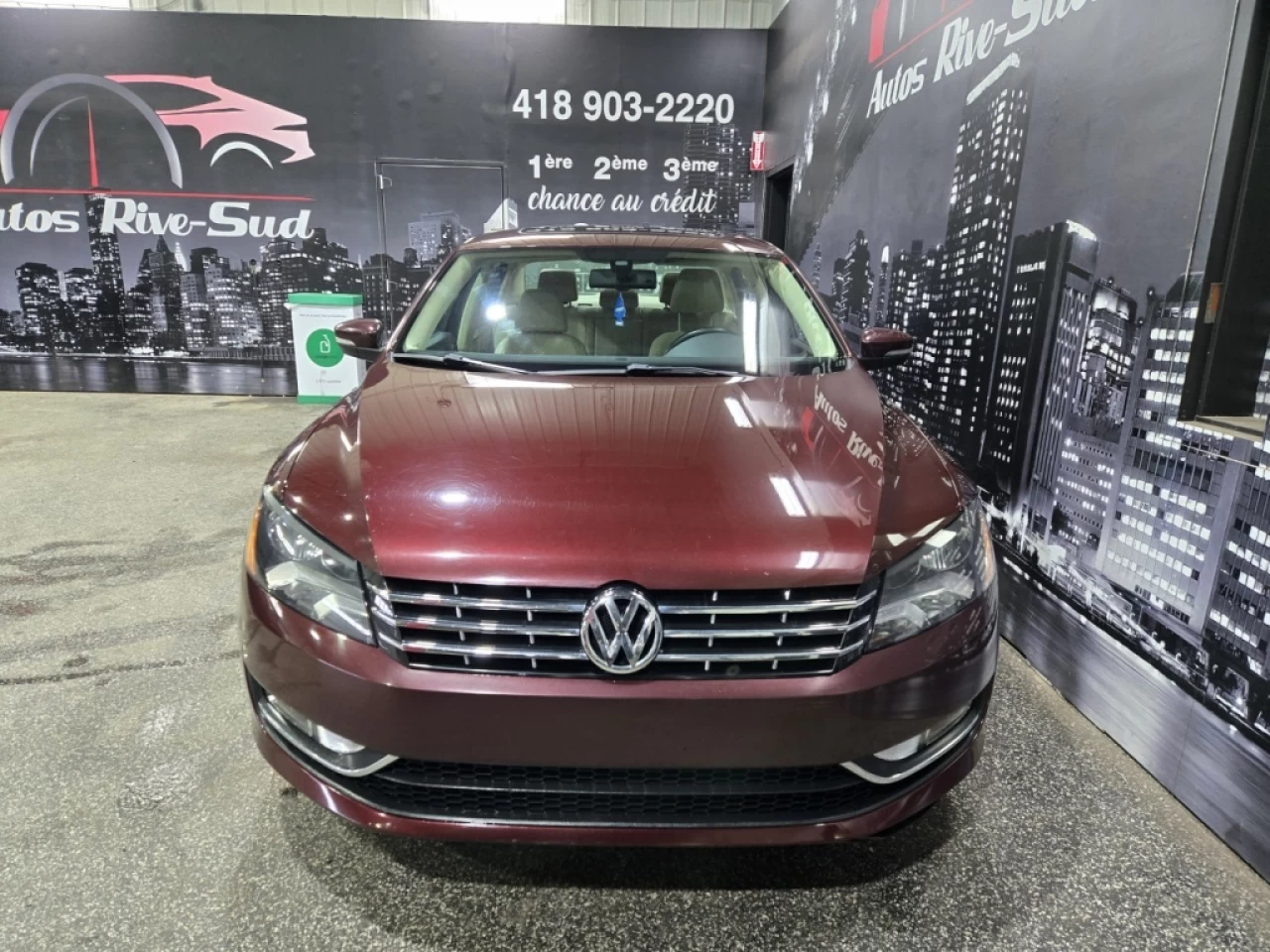 2014 Volkswagen Passat Highline CUIR TOIT BAS KILO Image principale