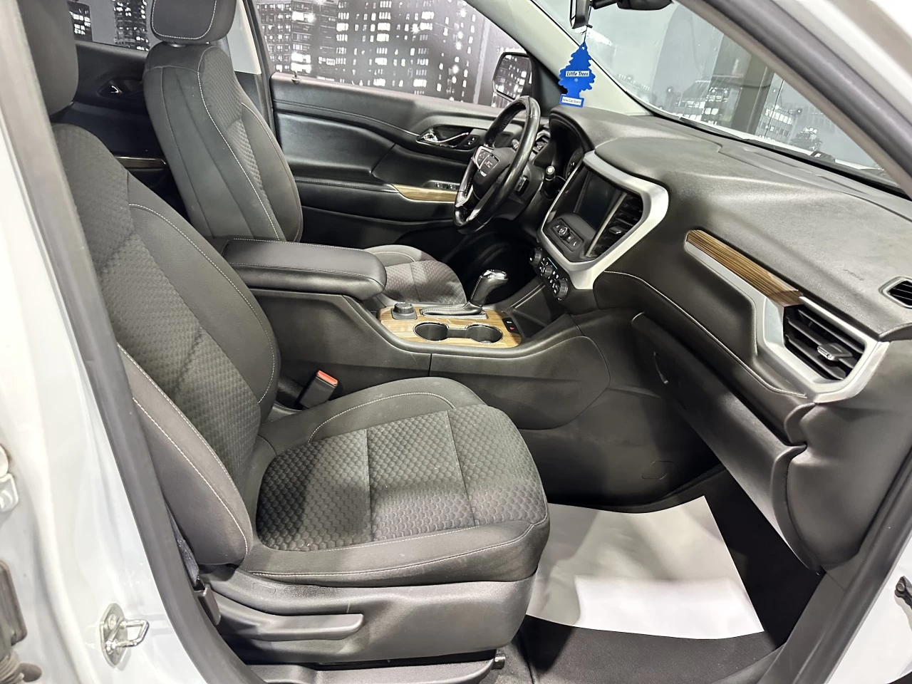 2019 GMC Acadia SLE 4X4 V6 Main Image