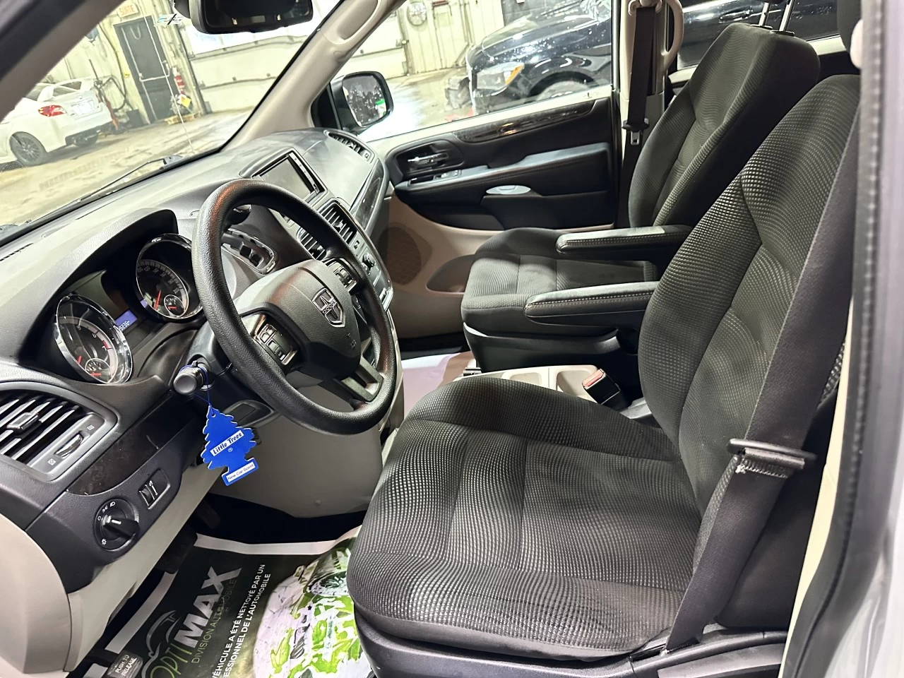 2020 Dodge Grand Caravan SXT STOW N GO CAMERA Main Image