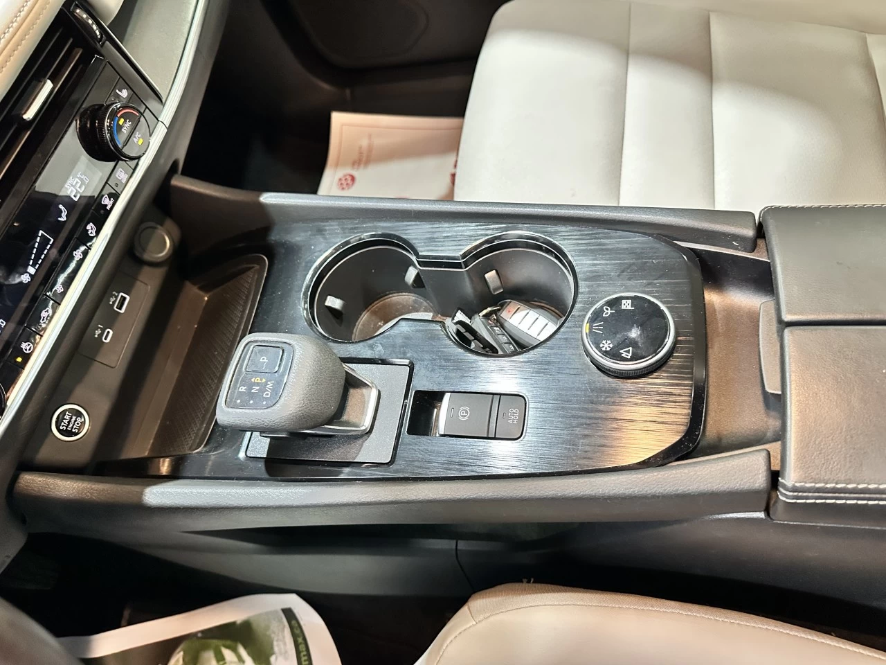 2021 Nissan Rogue SV PREMIUM AWD Image principale